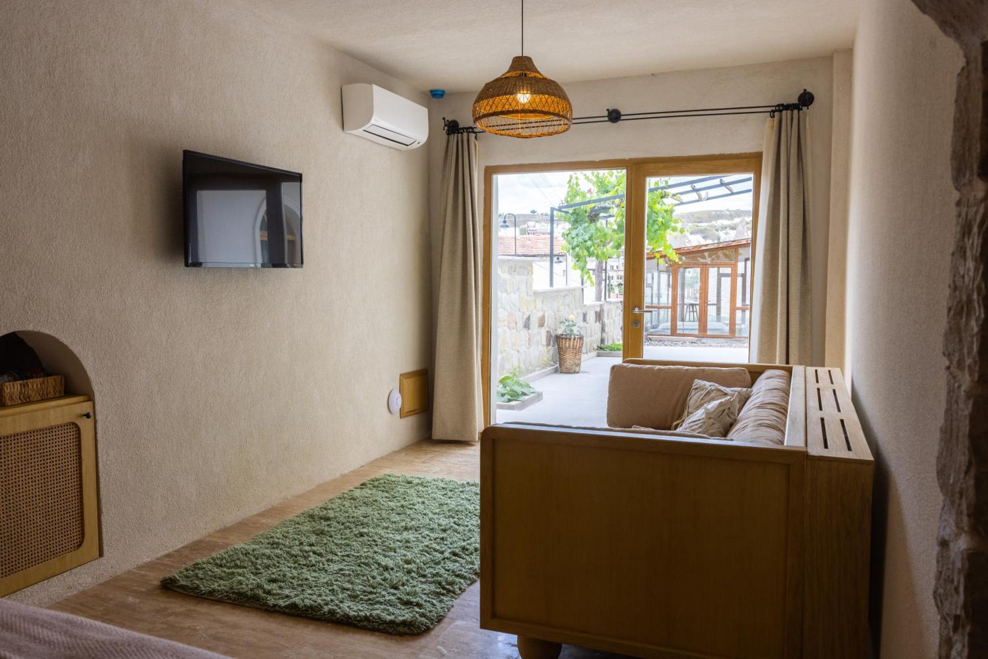 Cappadocia Naif Hotel - Adults Only Гьореме Екстериор снимка